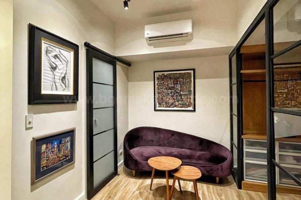 Living area of 1-bedroom condo unit at Uptown Parksuites tower 1