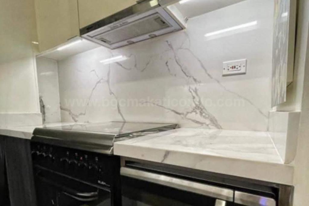 Kitchen area of 1-bedroom condo unit at Uptown Parksuites tower 1