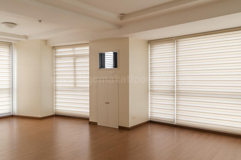 Living area of 2-bedroom condo unit at Kensington Place