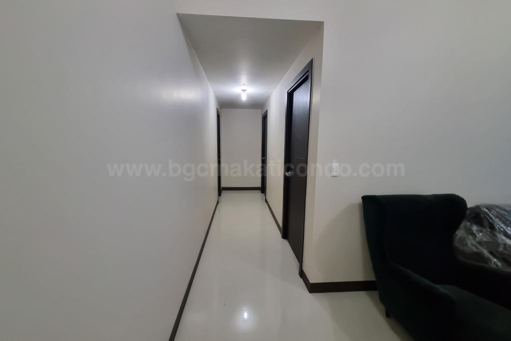 Hallway of 2-bedroom condo unit at Uptown Parksuites tower 1