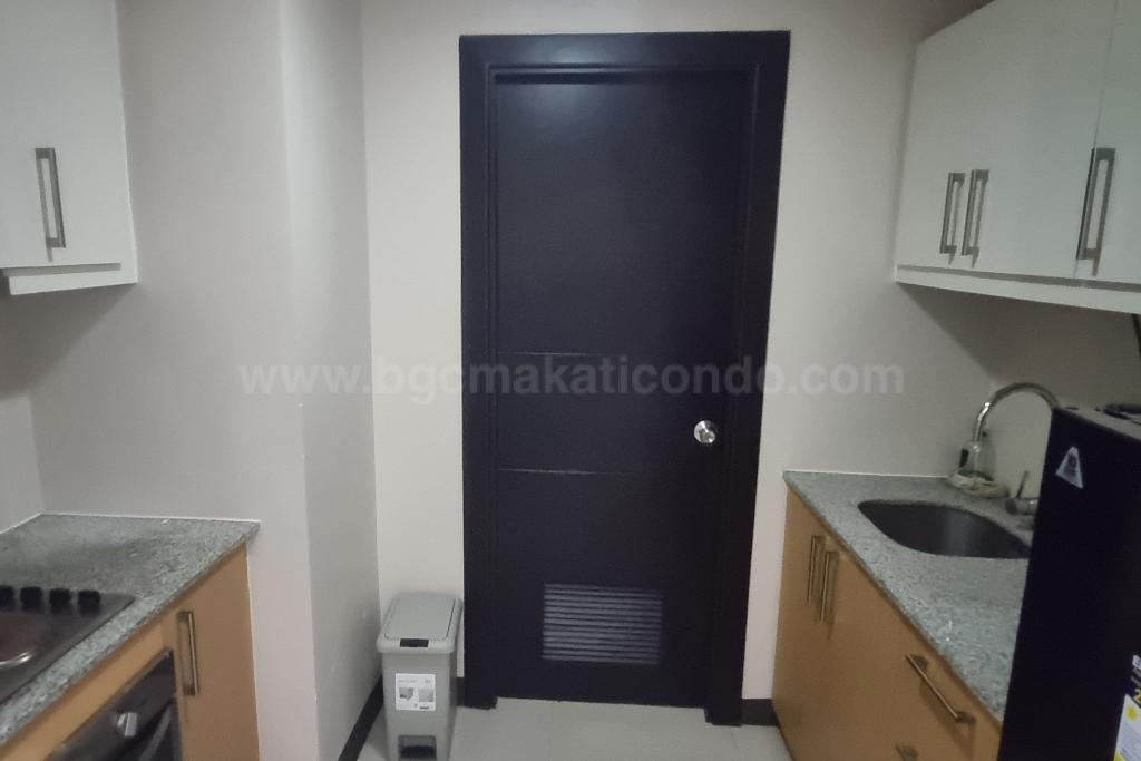 Kitchen area of 2-bedroom condo unit at Uptown Parksuites tower 1