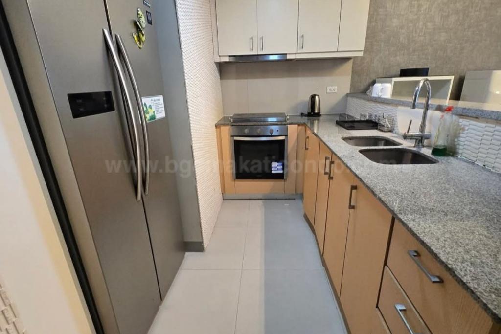 Kitchen area of 3-bedroom condo unit at Uptown Parksuites tower 2