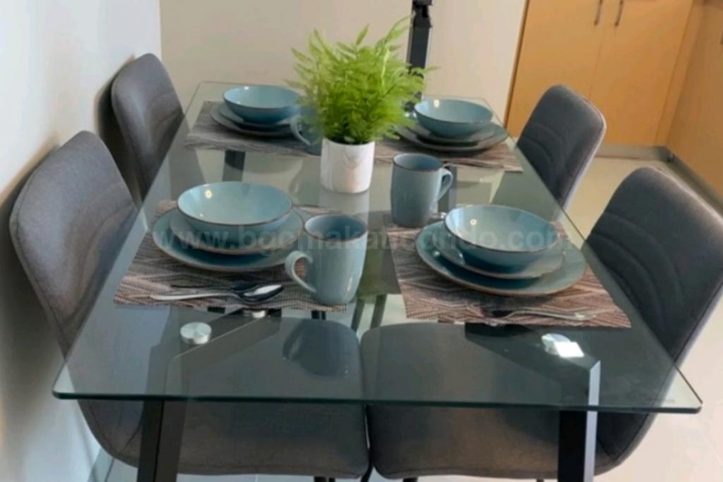 Dining area of 1-bedroom condo unit at Uptown Parksuites tower 2