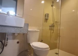 Common toilet and bath of 2-bedroom condo unit at Uptown Parksuites tower 2