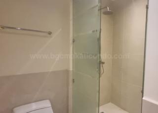 Bedroom 3 toilet and bath of 4-bedroom bi-level penthouse unit at Pacific Plaza Towers