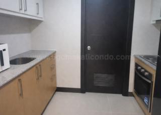 Kitchen area of 1-bedroom condo unit at Uptown Parksuites tower 1