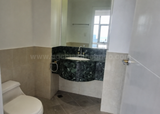 Bedroom 3 toilet and bath of 3-bedroom condo unit at Pacific Plaza Towers