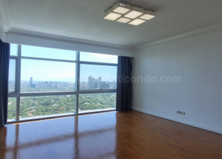 Master's bedroom of 3-bedroom condo unit at Pacific Plaza Towers