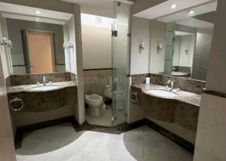 Master's toilet and bath of 3-bedroom condo unit at Pacific Plaza Towers