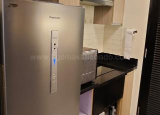 Kitchen area of 1-bedroom condo unit at One Maridien