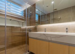 Toilet and bath of 2-bedroom condo unit at Uptown Parksuites tower 2