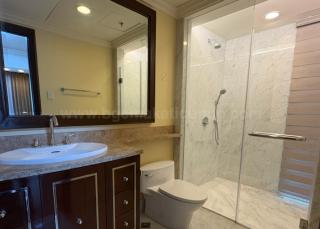 Bedroom 2  toilet and bath of 4-bedroom condo unit at Discovery Primea