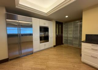 Main kitchen of 4-bedroom condo unit at Discovery Primea