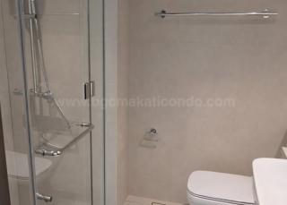 Toilet and bath 2 of 2-bedroom condo unit at Park Central Towers South tower