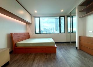 Master bedroom of 2-bedroom condo unit at Bonifacio Ridge