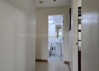Coomon toilet and bath of 2-bedroom condo unit at Bonifacio Ridge