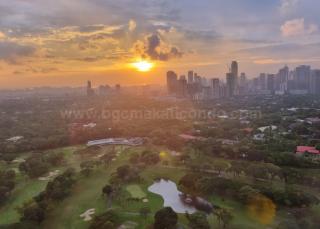 Sunset golf course view of two bedroom condominium unit at Bellagio tower 3