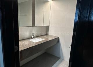 Master's toilet and bath of 2-bedroom condo unit at West Gallery Place Master's toilet and bath of 2-bedroom condo unit at West Gallery Place