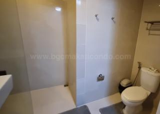 Master's toilet and bath of 3-bedroom condominium unit at The Venice Luxury Residences Fiorenzo tower