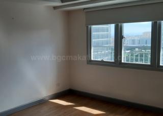 Master's bedroom of 2-bedroom condo unit at Two Maridien