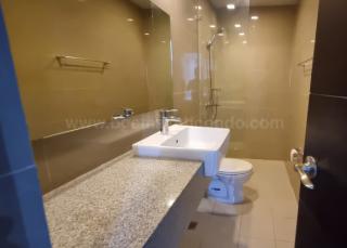 Common toilet and bath of 3-bedroom condo unit at Uptown Parksuites tower 2