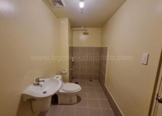 Bathroom of 1 bedroom condominium unit at Avida Towers Vireo tower 1
