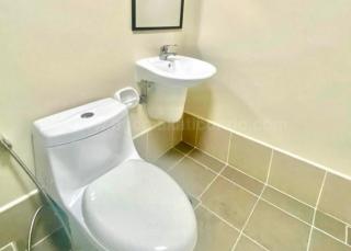 Toilet of 1-bedroom condo unit at Avida Towers Turf tower 2