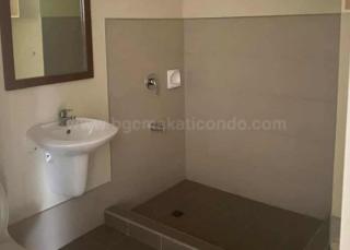 Toilet and bath of 1-bedroom condo unit at Avida Towers 34th Street