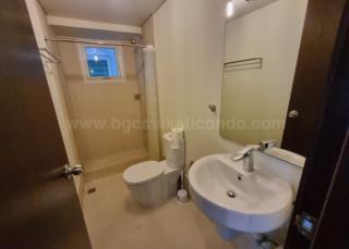 Common toilet and bath of 2-bedroom condominium unit at Kroma Tower