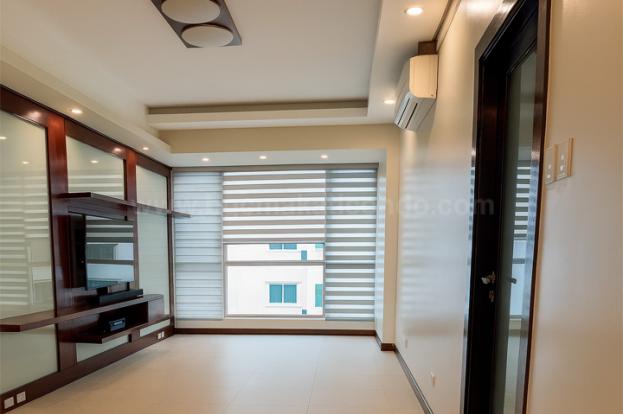 Living area of 3-bedroom condo unit at Kensington Place