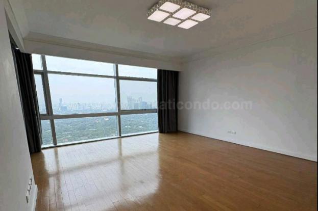 Master's bedroom of 3-bedroom condo unit at Pacific Plaza Towers