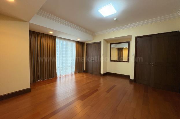 Bedroom 2 of 4-bedroom condo unit at Discovery Primea