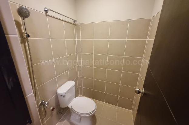 Utility toilet and bath of 3-bedroom unit at Uptown Parksuites tower 2