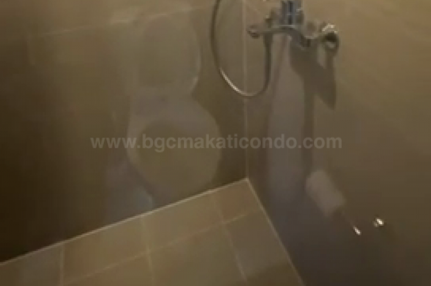 Shower of 1 bedroom unit at Uptown Parksuites tower 1