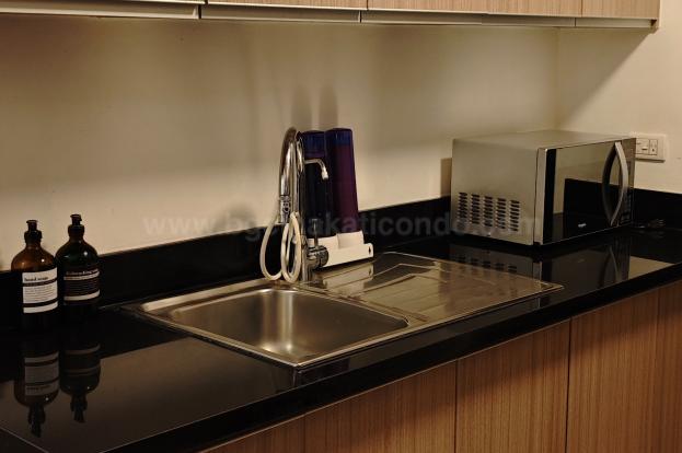 Kitchen area of 1-bedroom condo unit at One Maridien