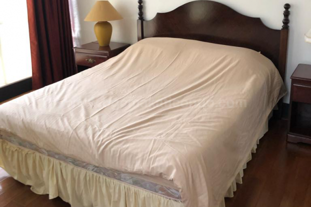 Bedroom 1 bed of three bedroom condominium unit at Bellagio tower 3