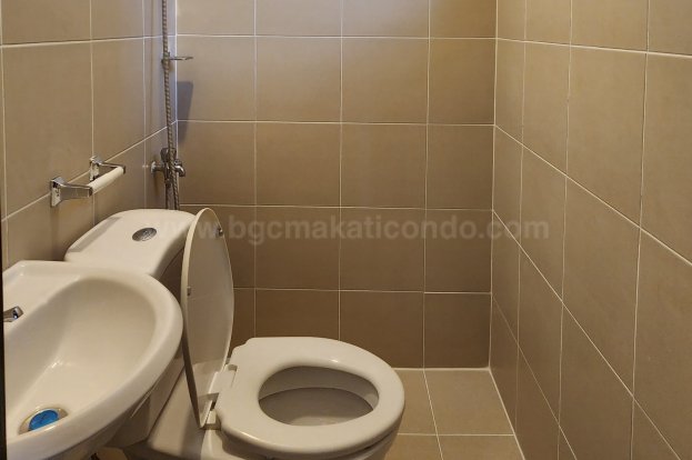 Utility toilet and bath of 3-bedroom condominium unit at Park Triangle Residences