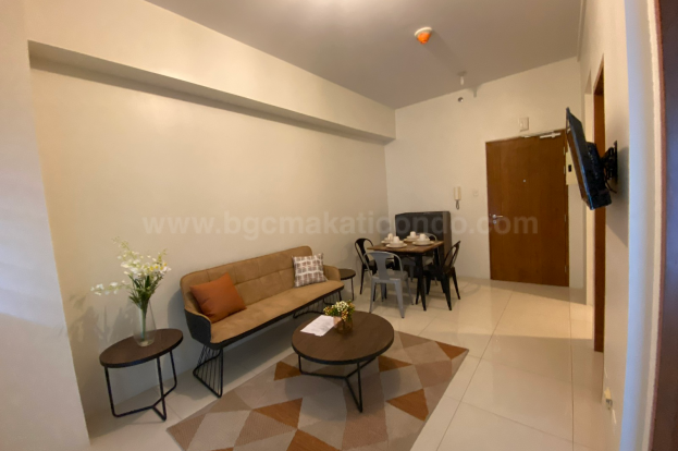 Living area of 1-bedroom condo unit at Central Park West