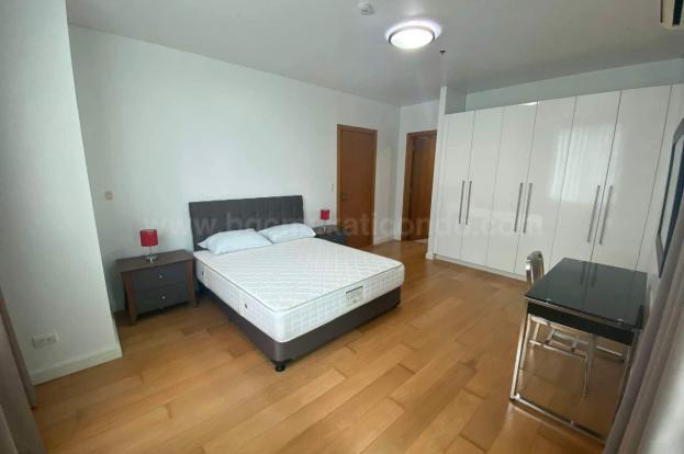 Bedroom showing wardrobes of 1-bedroom condo unit at Park Terraces Point tower Bedroom showing wardrobes of 1-bedroom condo unit at Park Terraces Point tower