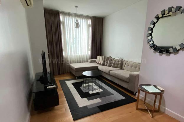 Living area of 1-bedroom condo unit at Park Terraces Point tower