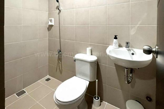 Maid's toilet and bath of 2-bedroom condo unit at Uptown Parksuites tower 2