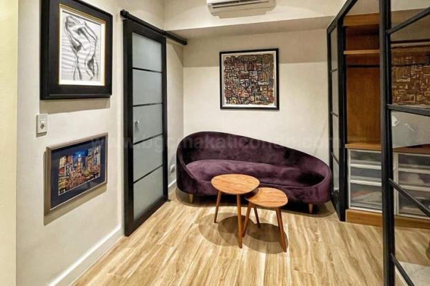 Living area of 1-bedroom condo unit at Uptown Parksuites tower 1