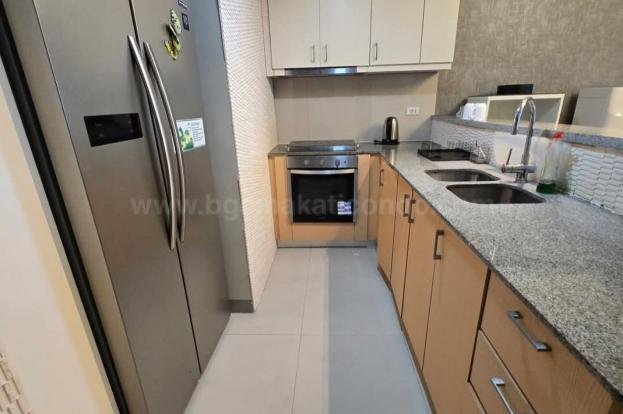 Kitchen area of 3-bedroom condo unit at Uptown Parksuites tower 2