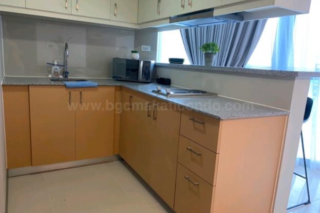 Kitchen area of 1-bedroom condo unit at Uptown Parksuites tower 2
